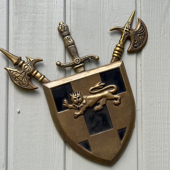 Vintage cast metal (brass?) shield wall hanging. Circa 1966. - Picture 6 of 7